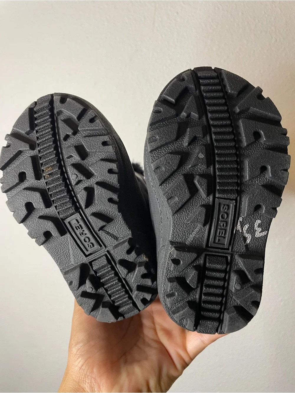 Sorel Outdoor Snow Commander Boots Sz 6 Children’s Unisex Black Winter